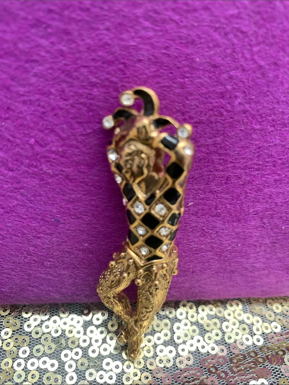 N/A elegant gold